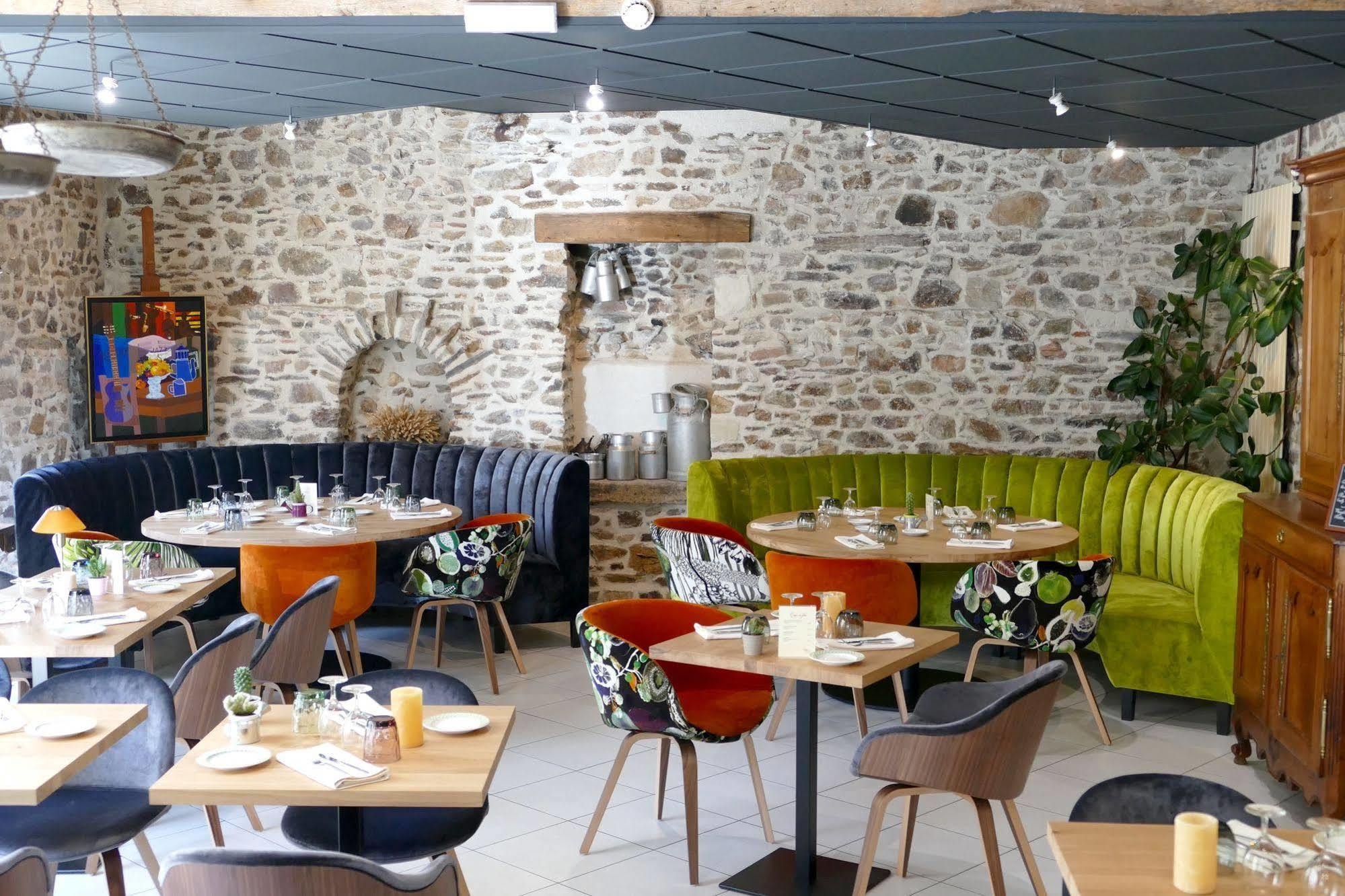 Logis Hotels Le Champalud Restaurant La Citadelle Oree-d'Anjou Kültér fotó