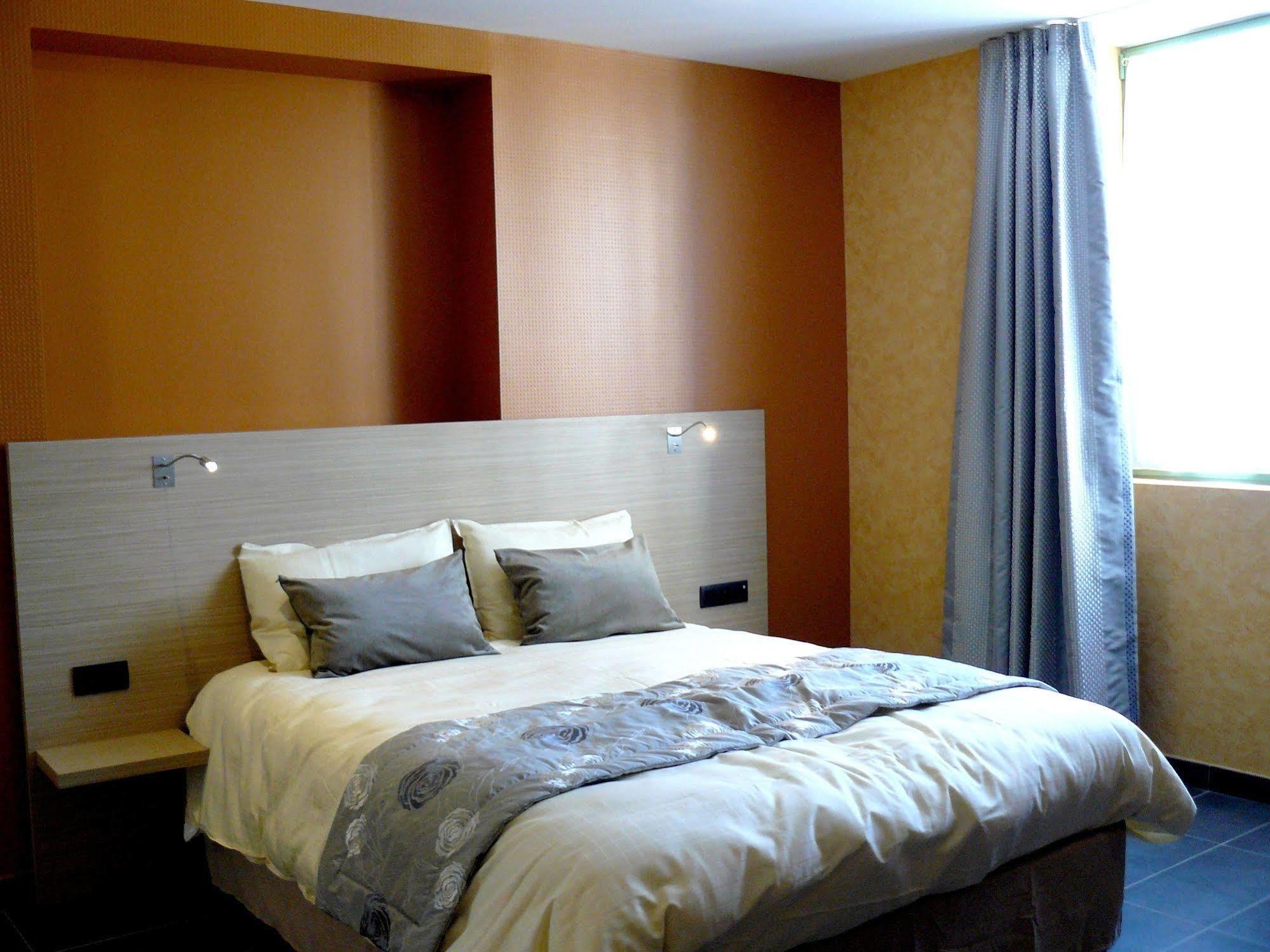 Logis Hotels Le Champalud Restaurant La Citadelle Oree-d'Anjou Kültér fotó