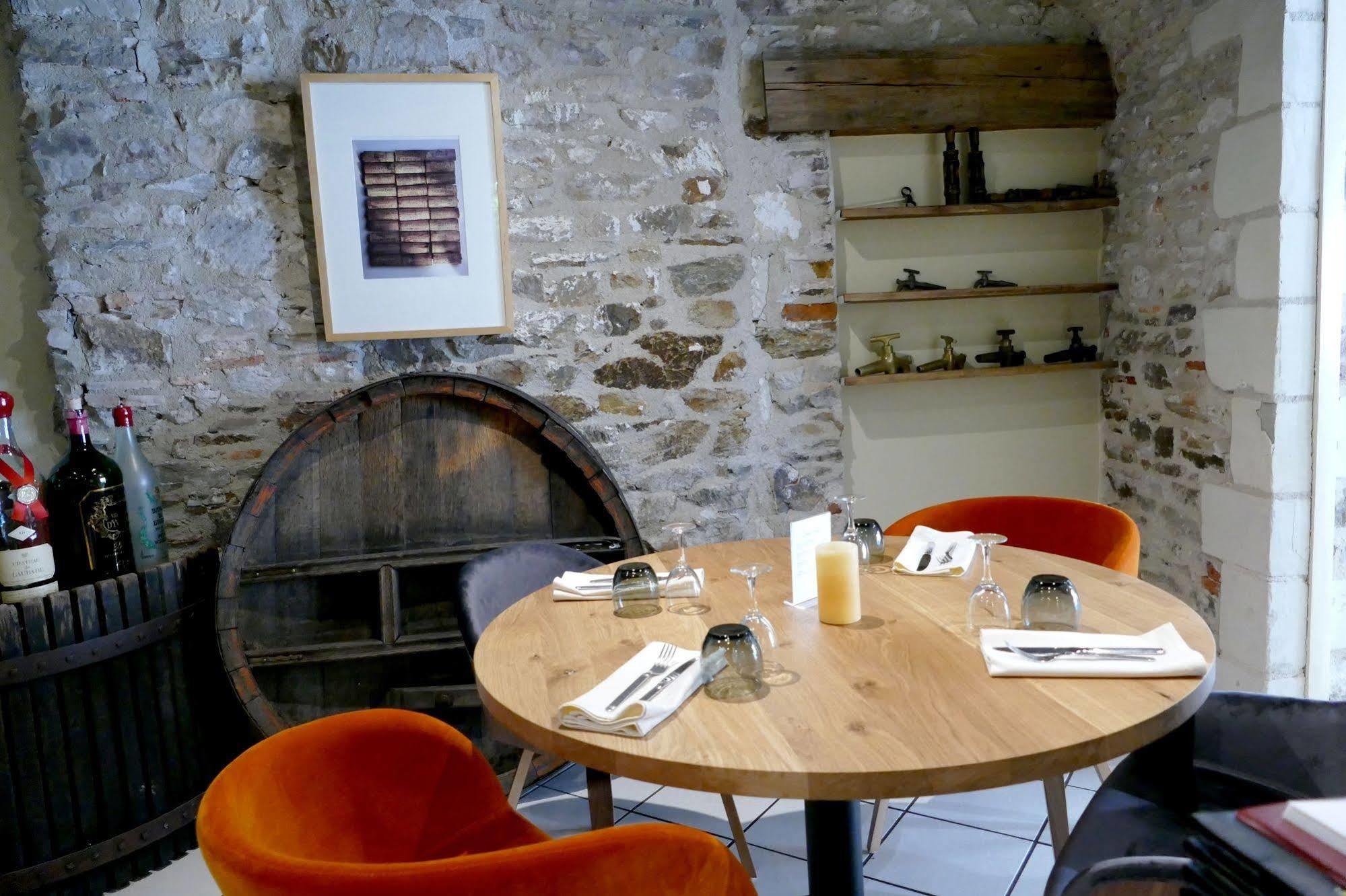 Logis Hotels Le Champalud Restaurant La Citadelle Oree-d'Anjou Kültér fotó